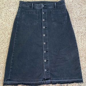 Black button denim skirt
